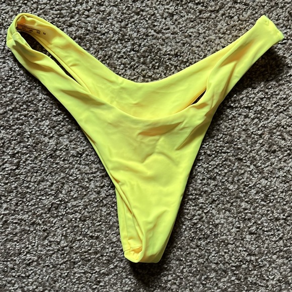 Yellow bandeau bikini - Picture 5 of 9